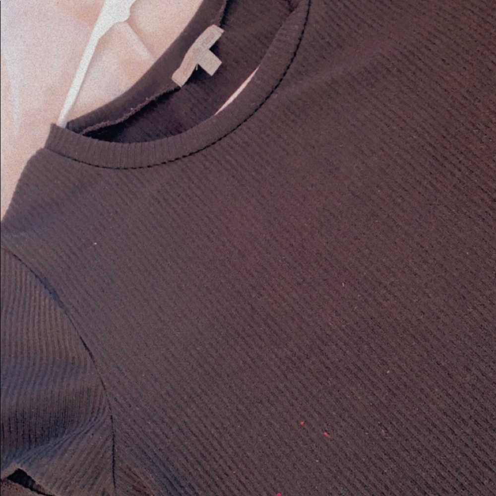 Black stretchy tee